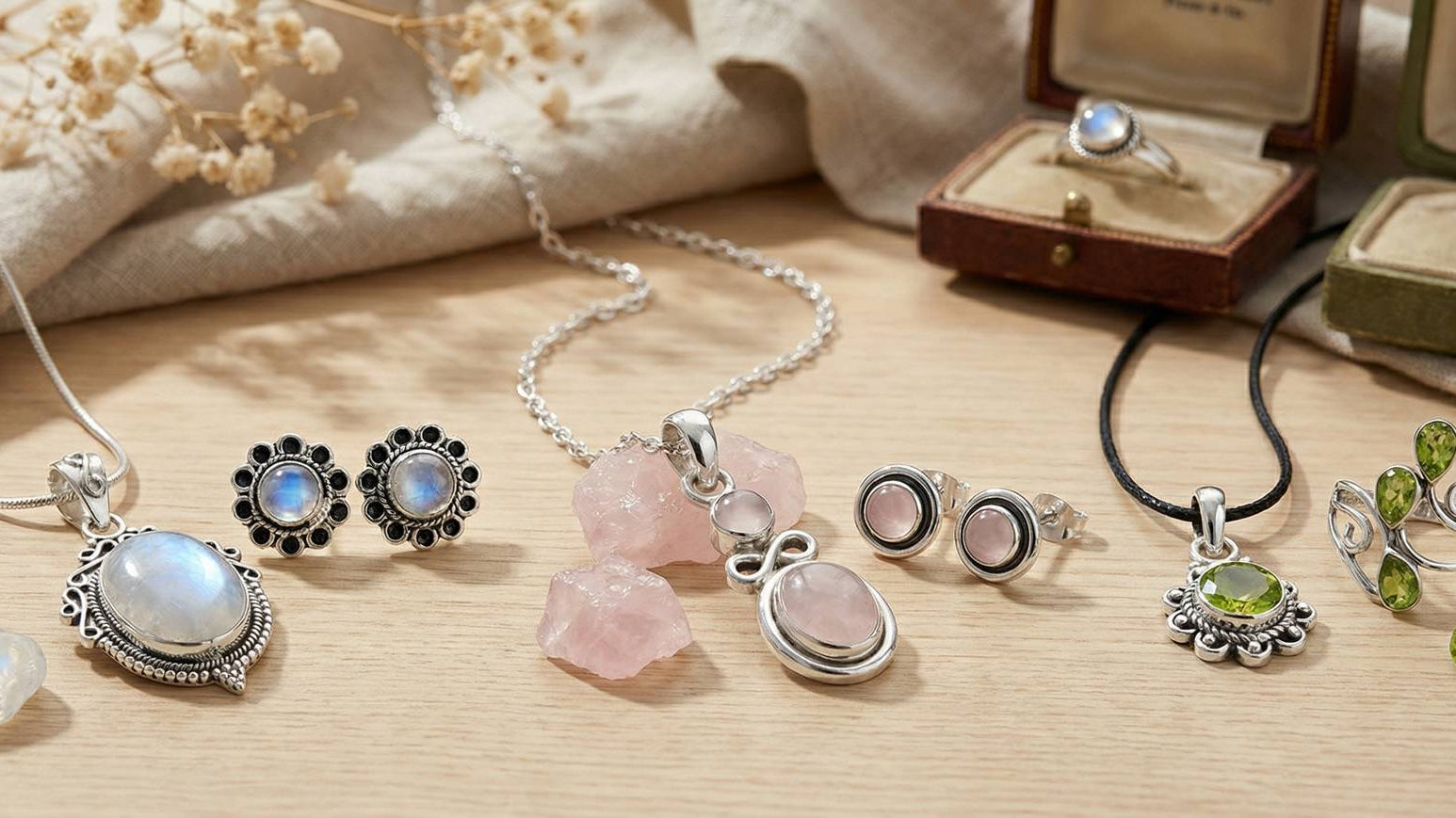 Edelsteine Silberschmuck Rosenquarz Mondstein Peridot Übersicht