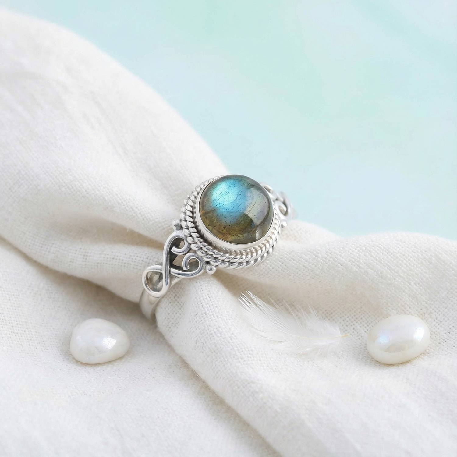 Baghimi – Silberring mit rundem Edelstein – 925 Silber