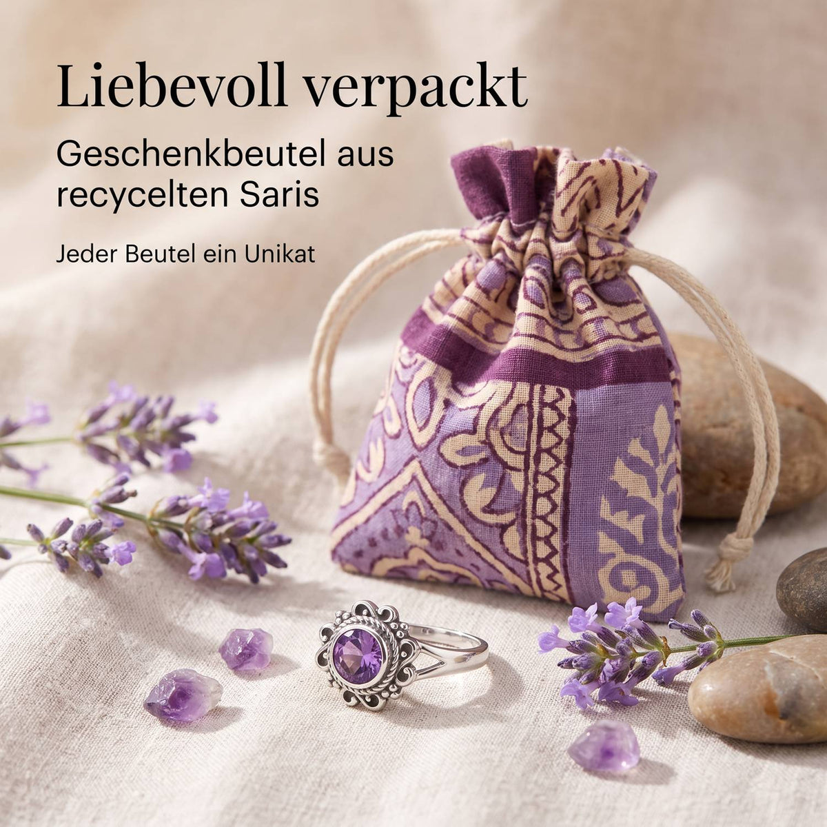 Silberring mit Amethyst und Geschenkbeutel aus recyceltem Sari