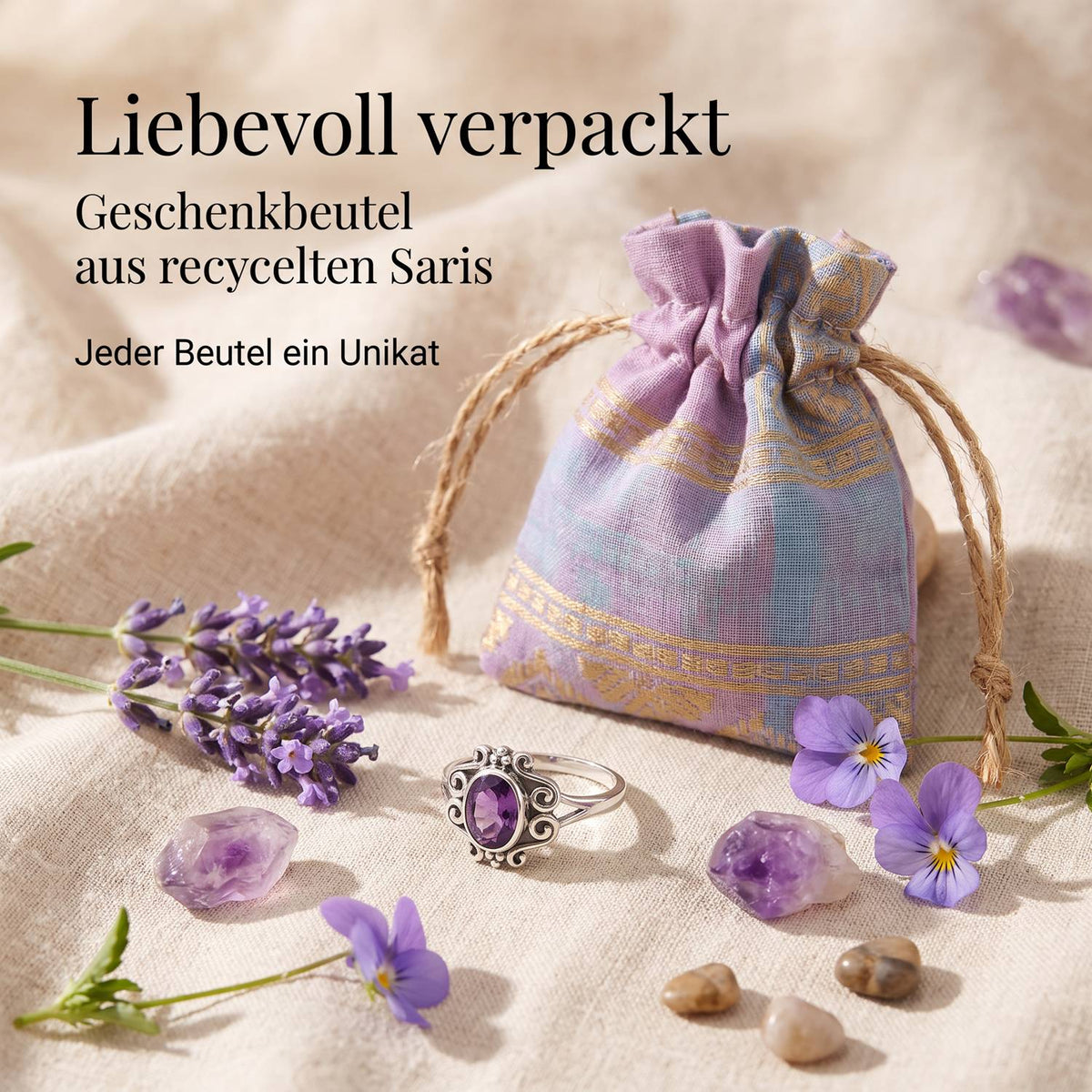 Silberring mit Amethyst und Geschenkbeutel aus recyceltem Sari