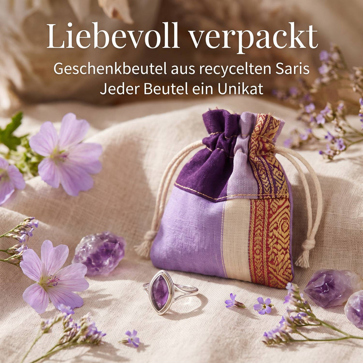 Silberring mit Amethyst und Geschenkbeutel aus recyceltem Sari