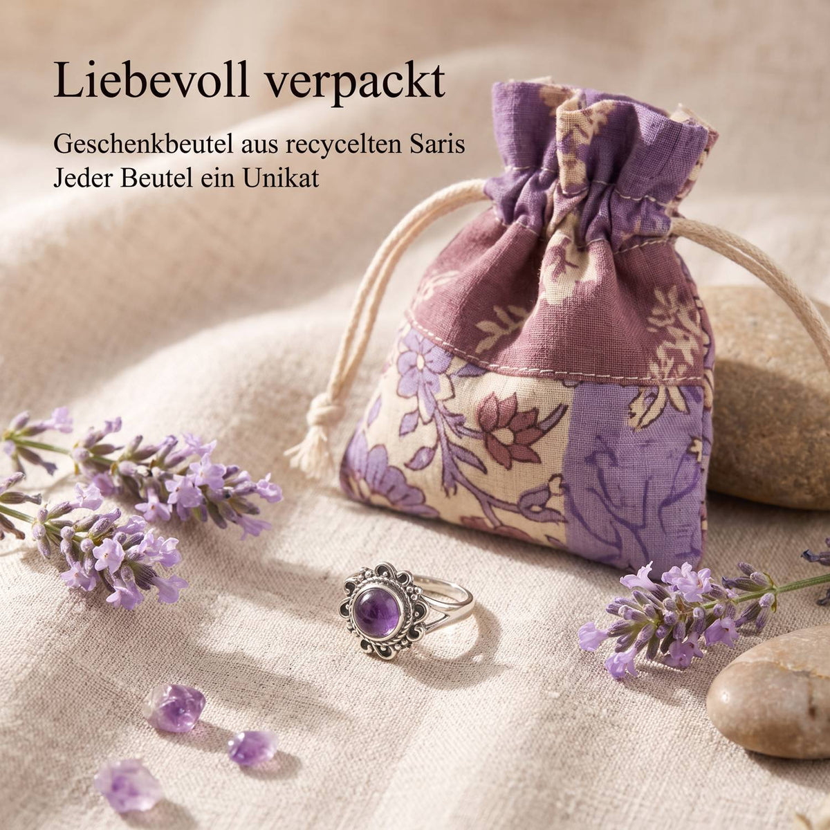 Silberring mit Amethyst und Geschenkbeutel aus recyceltem Sari