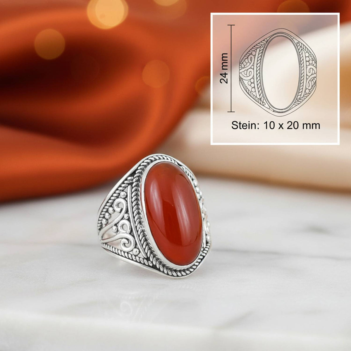 Karneolring aus Silber mit Maßangaben zu Ring und Edelstein