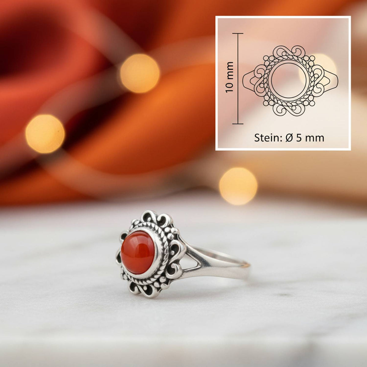Karneolring aus Silber mit Maßangaben zu Ring und Edelstein