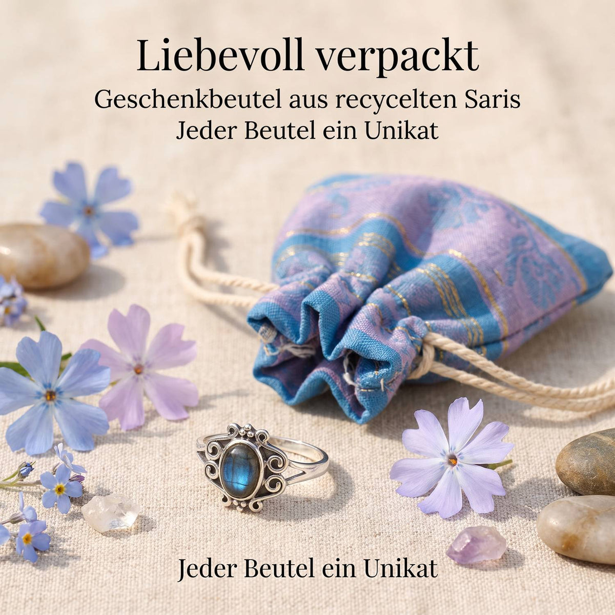 Silberring mit Labradorit und Geschenkbeutel aus recyceltem Sari