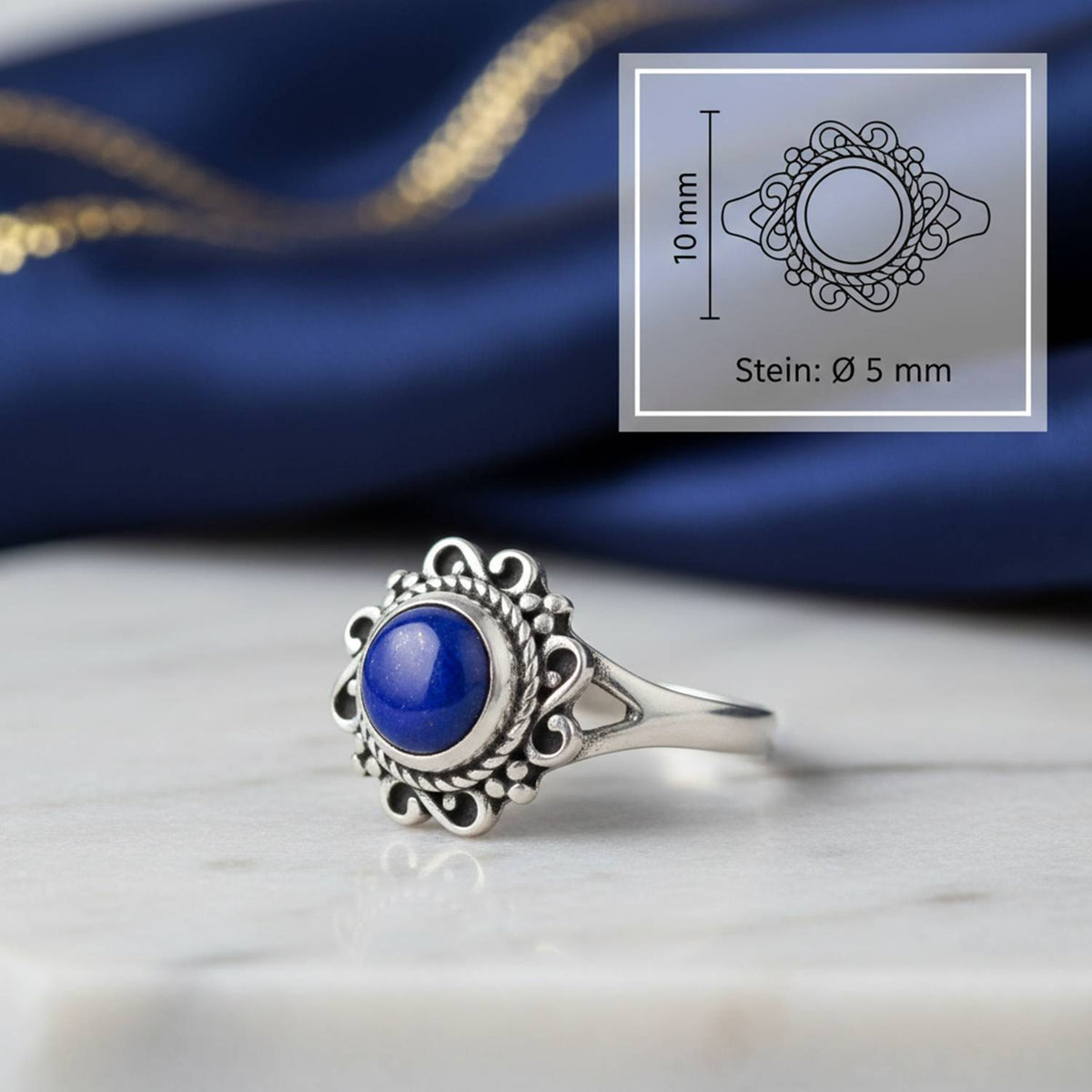 Lapislazuliring aus Silber mit Maßangaben zu Ring und Edelstein