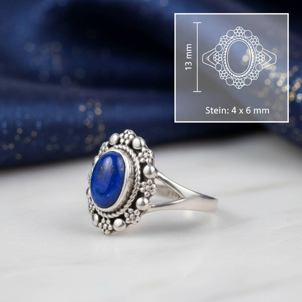 Lapislazuliring aus Silber mit Maßangaben zu Ring und Edelstein