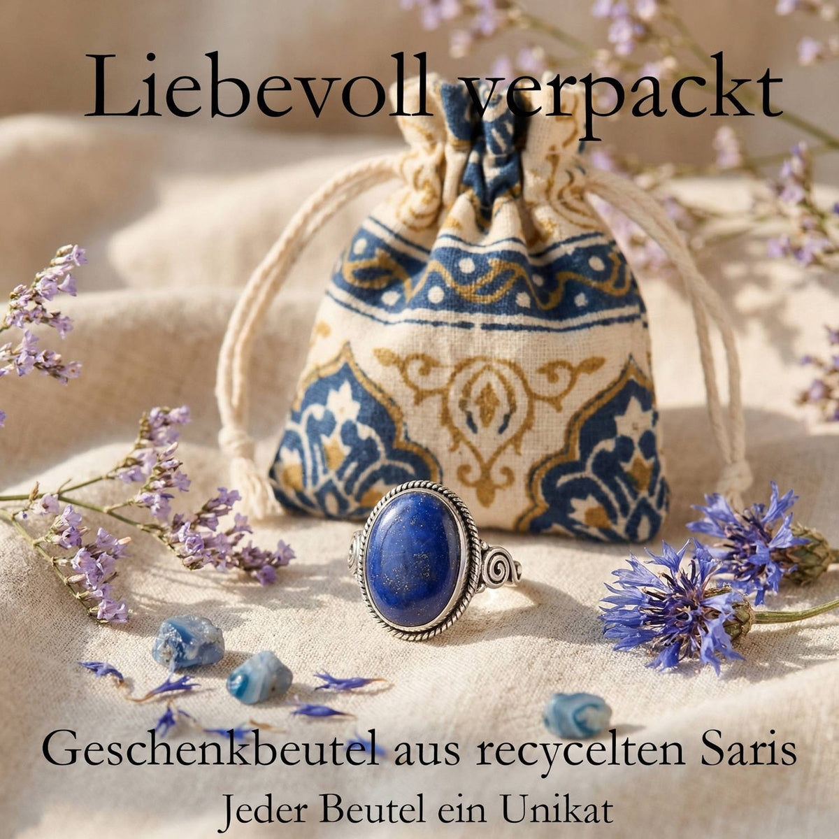 Silberring mit Lapislazuli und Geschenkbeutel aus recyceltem Sari