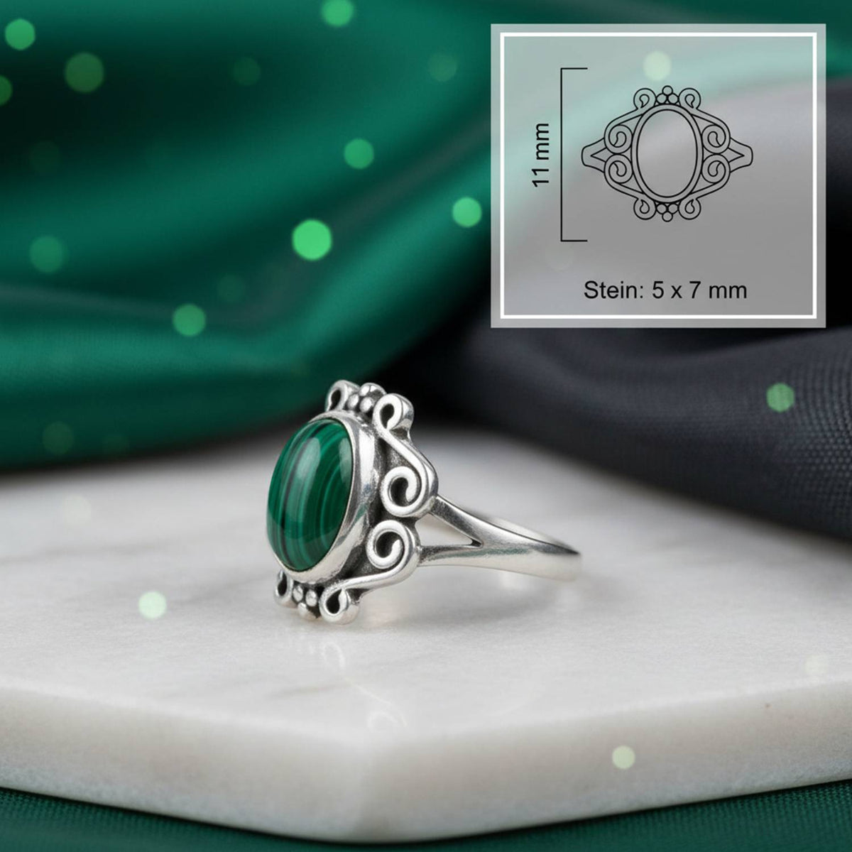 Malachitring aus Silber mit Maßangaben zu Ring und Edelstein