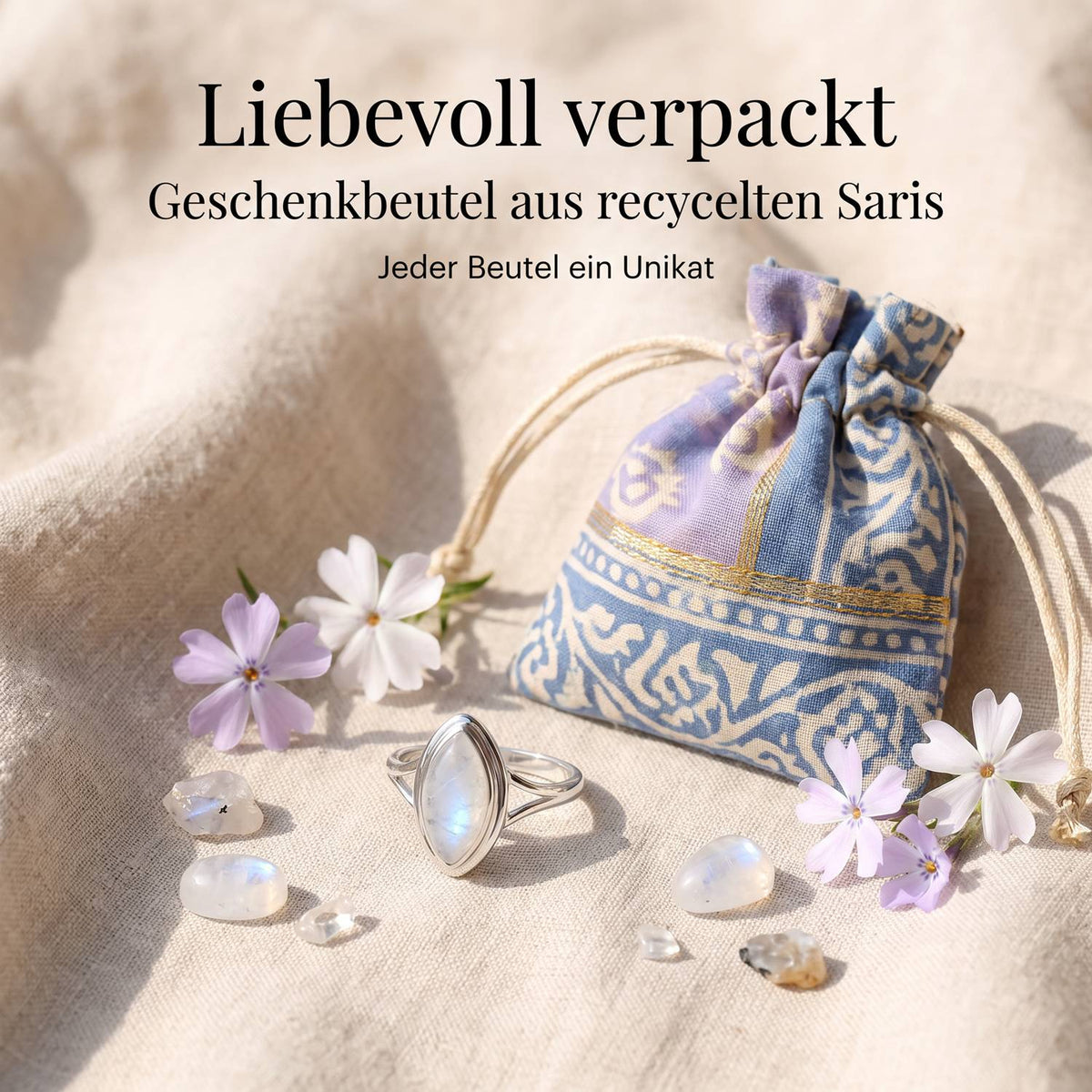 Silberring mit Mondstein und Geschenkbeutel aus recyceltem Sari