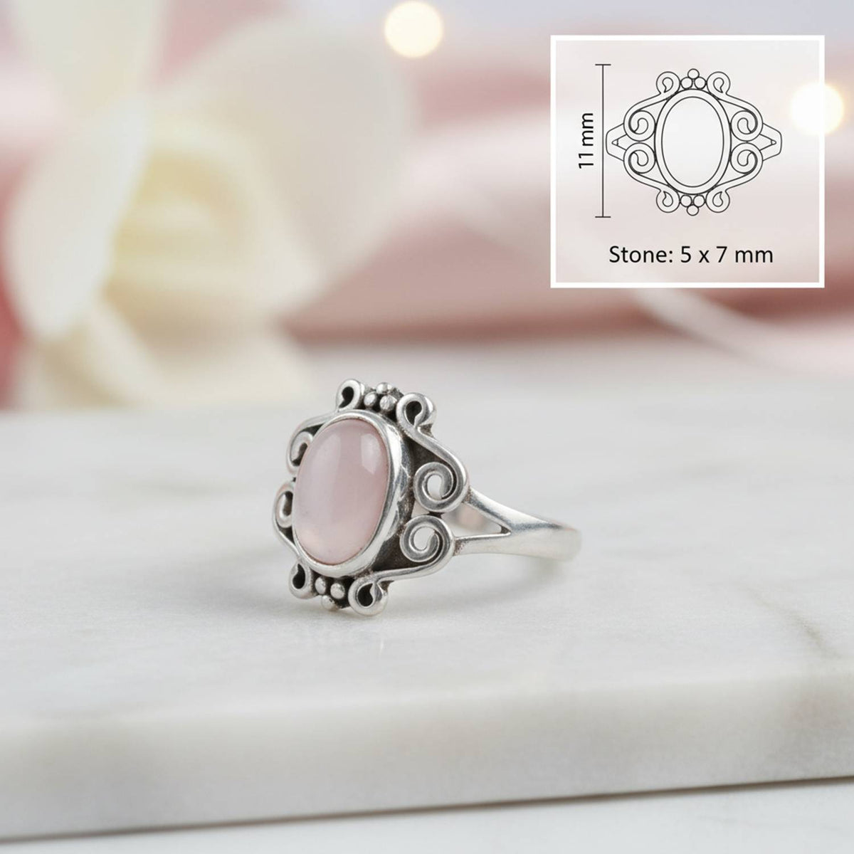 Rosenquarzring aus Silber mit Maßangaben zu Ring und Edelstein