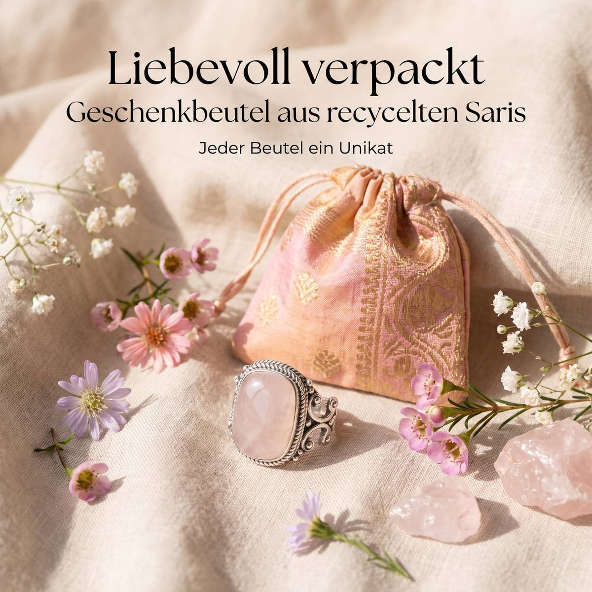 Silberring mit Rosenquarz und Geschenkbeutel aus recyceltem Sari