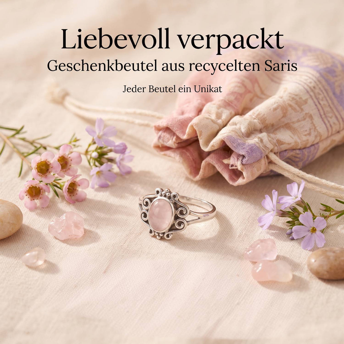 Silberring mit Rosenquarz und Geschenkbeutel aus recyceltem Sari