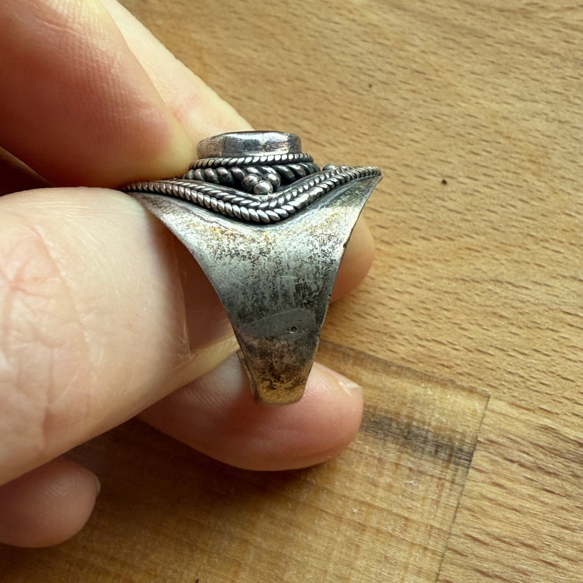 Mein Schmuck ist ganz schwarz, warum und was mache ich jetzt? - mantraroma