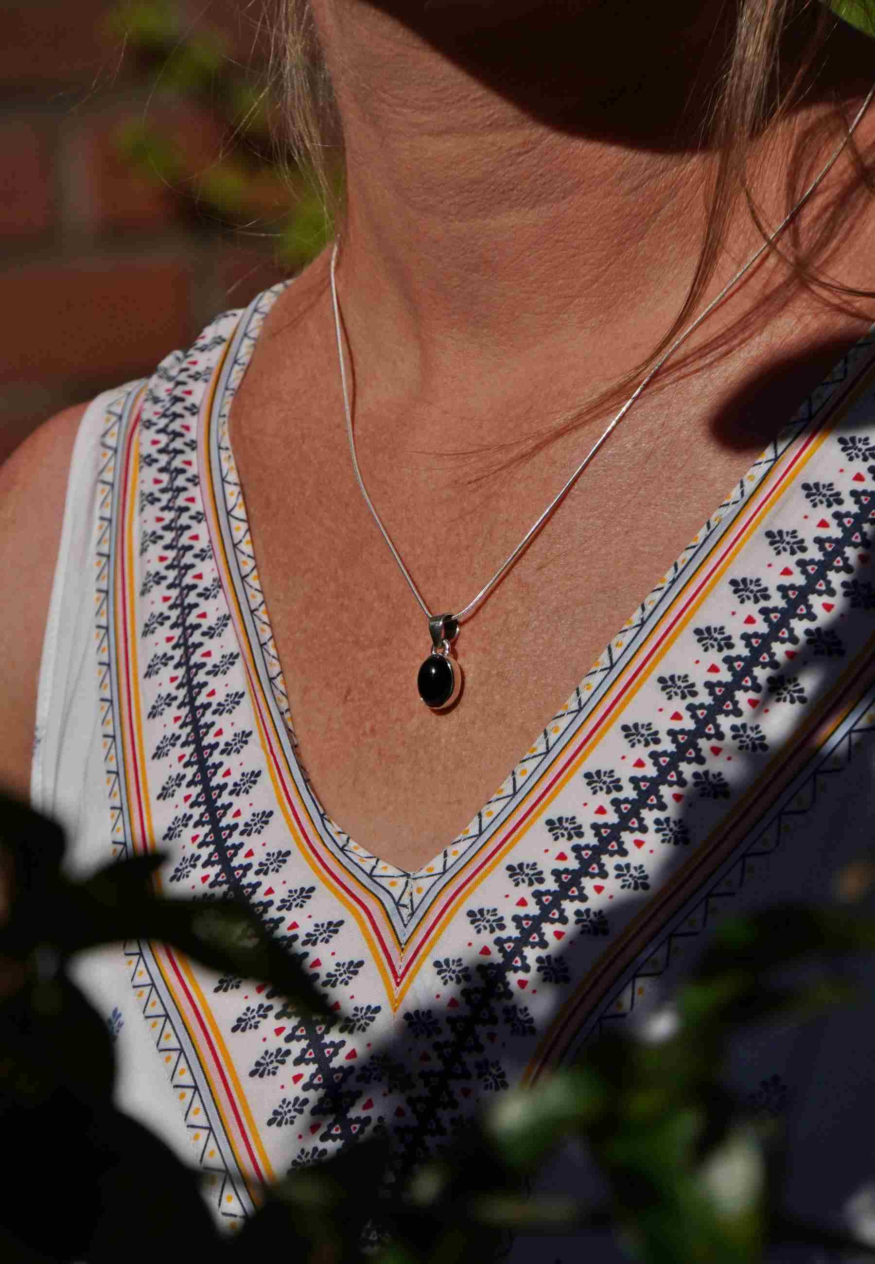 Silberkette mit Anhänger SAMA oval aus 925 Silber - mantraroma