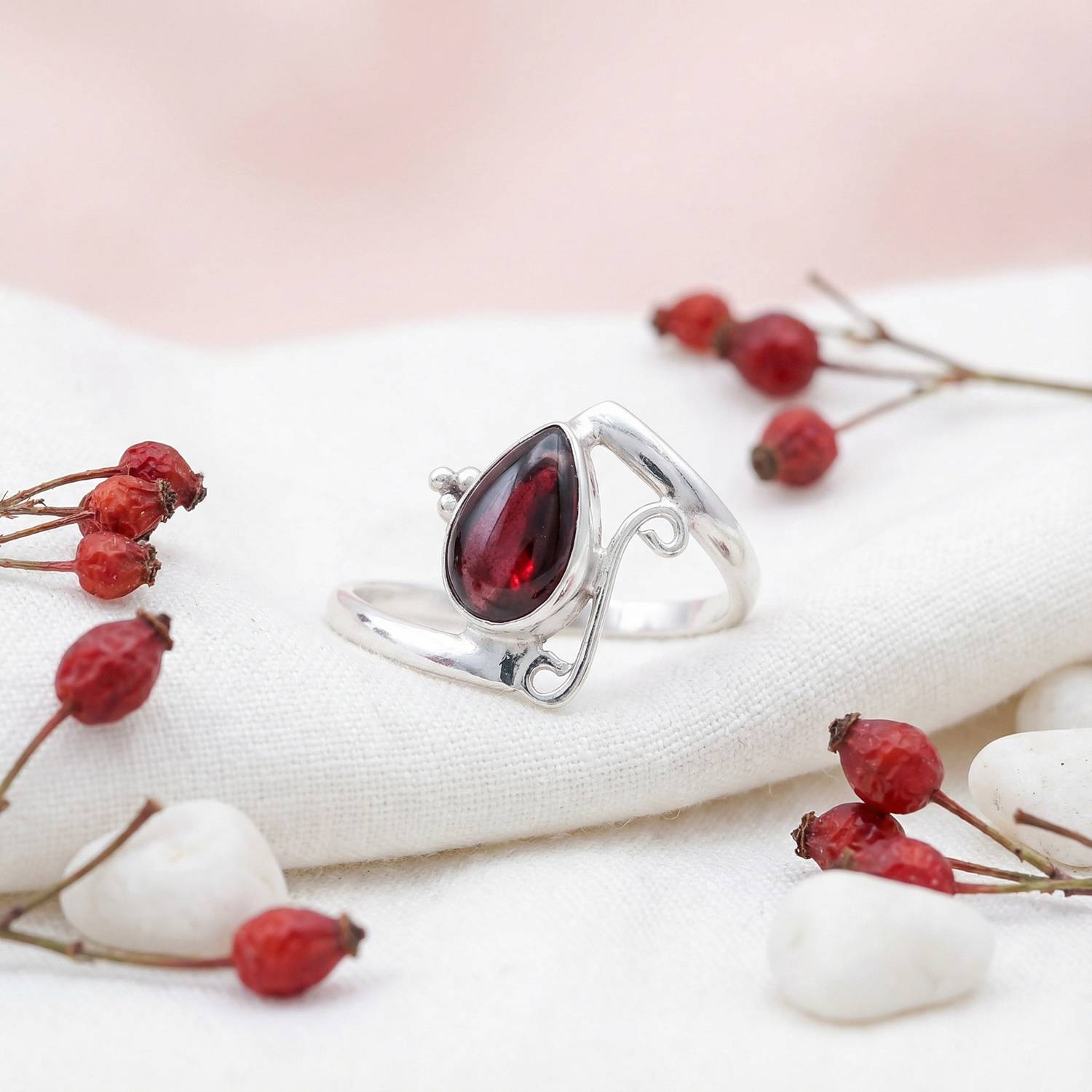 UHA – feiner Silberring aus 925 Sterling Silber mit Edelstein