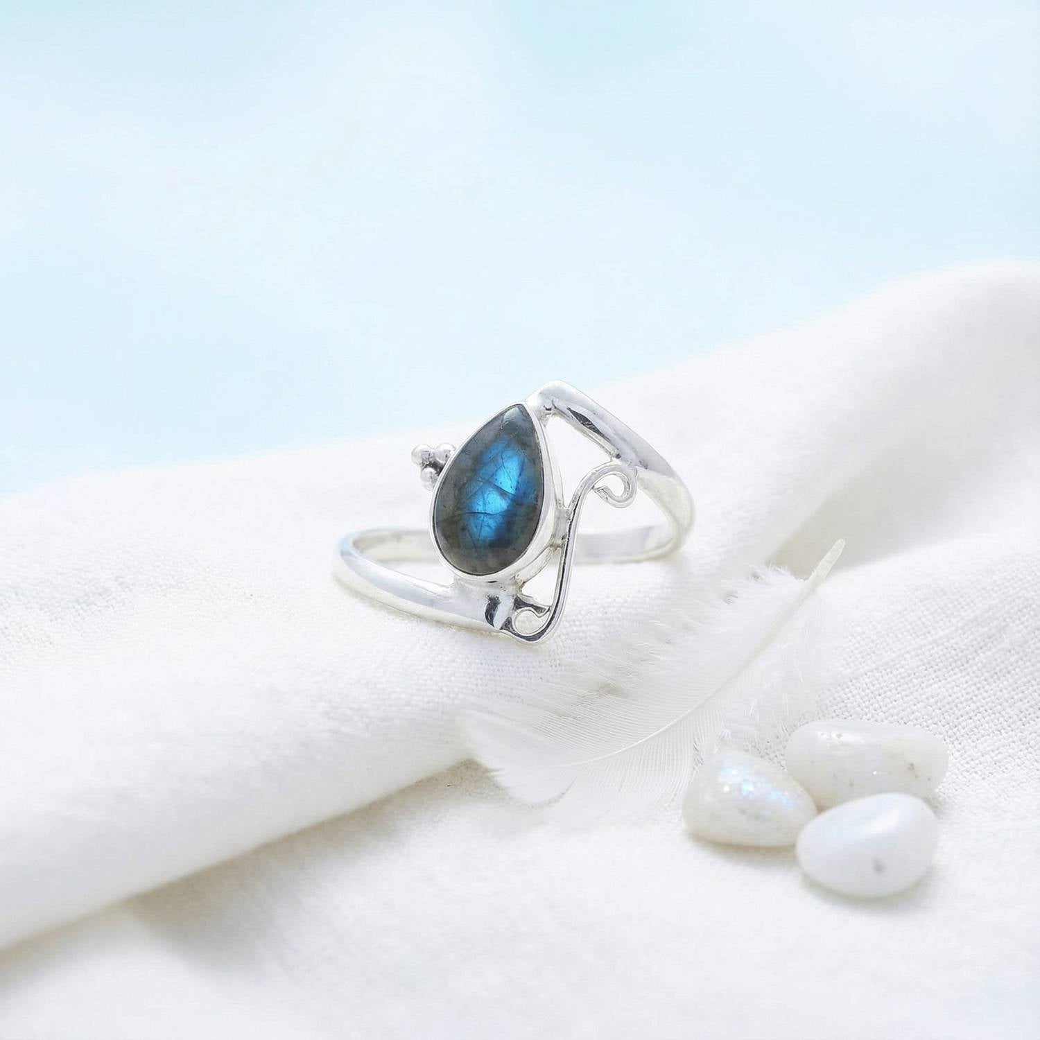 UHA – feiner Silberring aus 925 Sterling Silber mit Edelstein