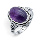 [KI] Amethystring aus Silber auf weißem Hintergrund