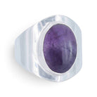 [KI] Amethystring aus Silber auf weißem Hintergrund
