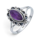 [KI] Amethystring aus Silber auf weißem Hintergrund