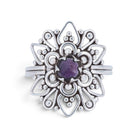 [KI] Amethystring aus Silber auf weißem Hintergrund