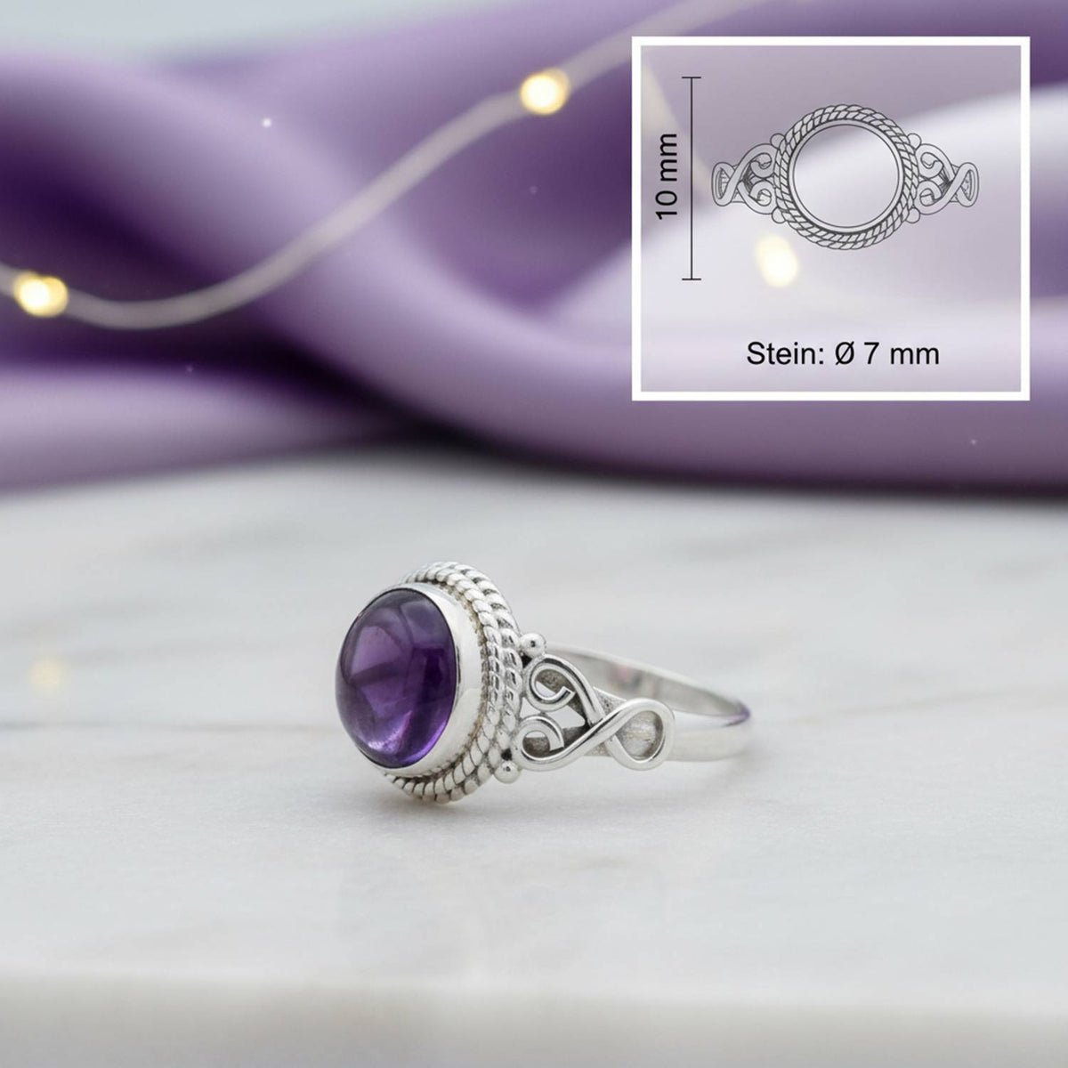 Amethystring aus Silber mit Maßangaben zu Ring und Edelstein