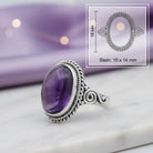[KI] Amethystring aus Silber mit Maßangaben zu Ring und Edelstein