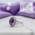[KI] Amethystring aus Silber mit Maßangaben zu Ring und Edelstein