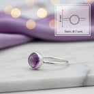 [KI] Amethystring aus Silber mit Maßangaben zu Ring und Edelstein