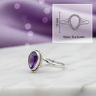 [KI] Amethystring aus Silber mit Maßangaben zu Ring und Edelstein