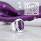 [KI] Amethystring aus Silber mit Maßangaben zu Ring und Edelstein