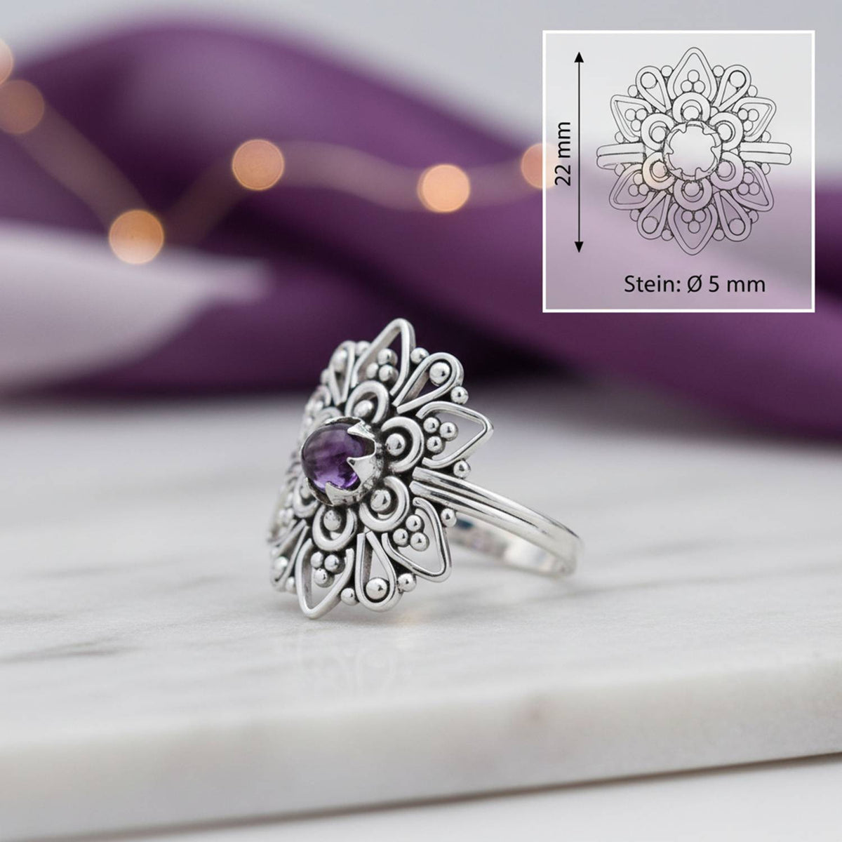 Amethystring aus Silber mit Maßangaben zu Ring und Edelstein