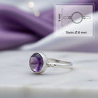 [KI] Amethystring aus Silber mit Maßangaben zu Ring und Edelstein