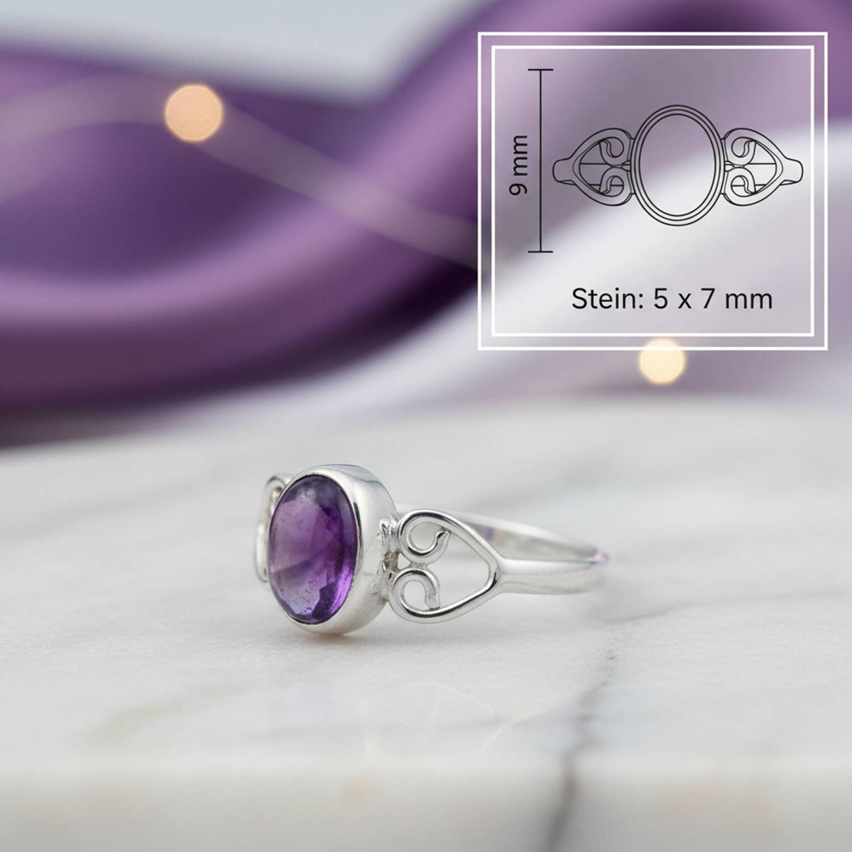 Amethystring aus Silber mit Maßangaben zu Ring und Edelstein