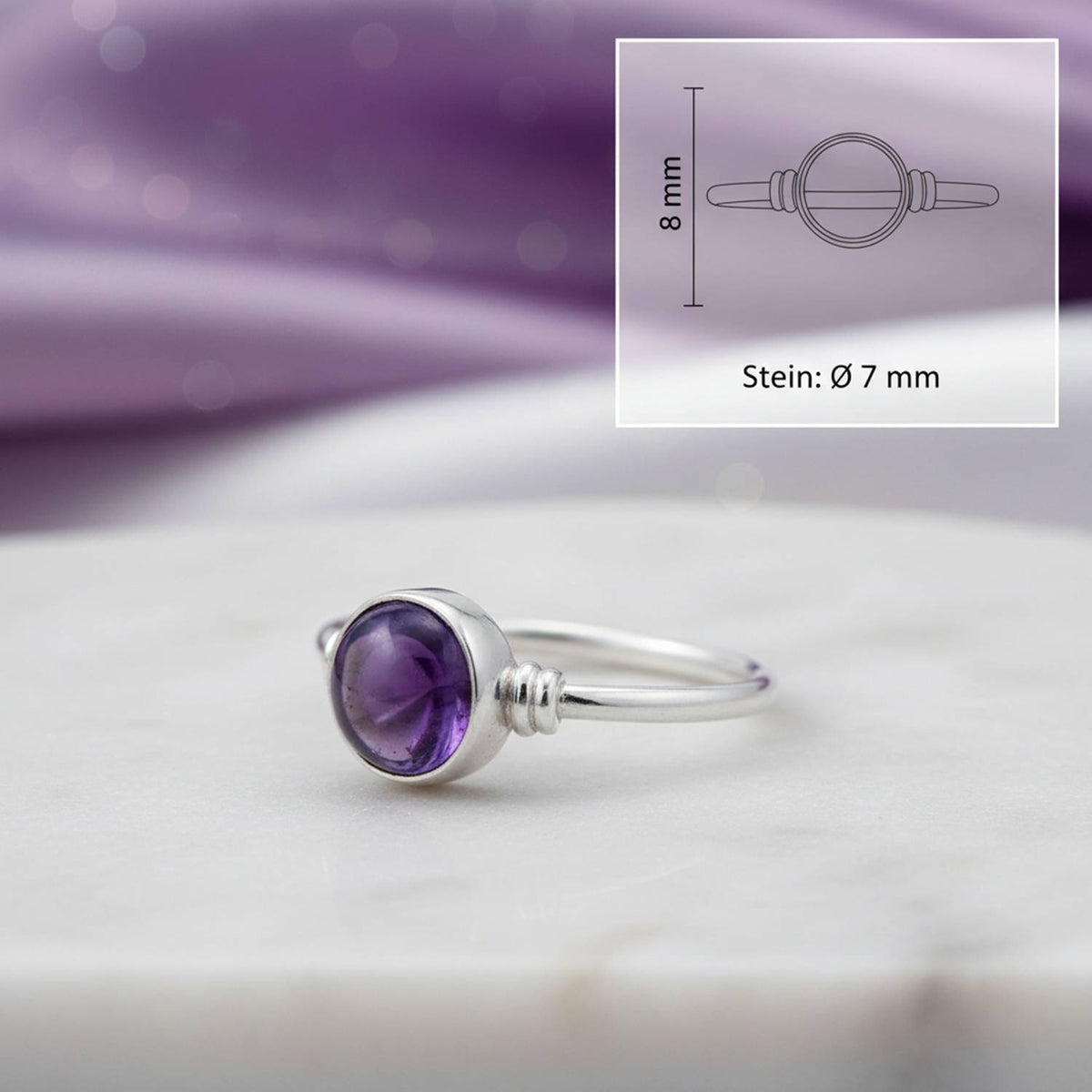 Amethystring aus Silber mit Maßangaben zu Ring und Edelstein