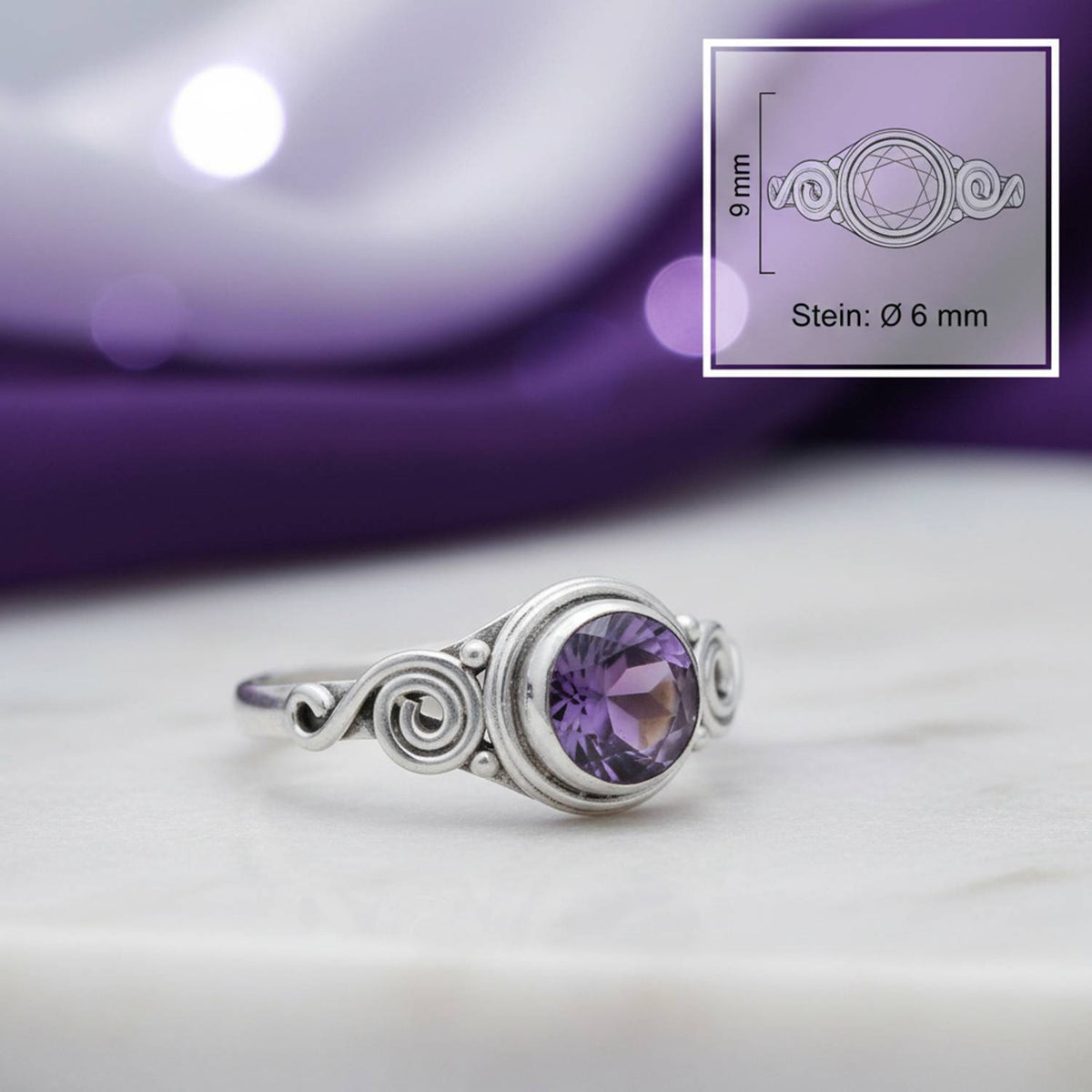 Amethystring aus Silber mit Maßangaben zu Ring und Edelstein