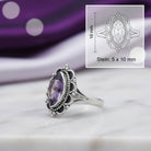 [KI] Amethystring aus Silber mit Maßangaben zu Ring und Edelstein