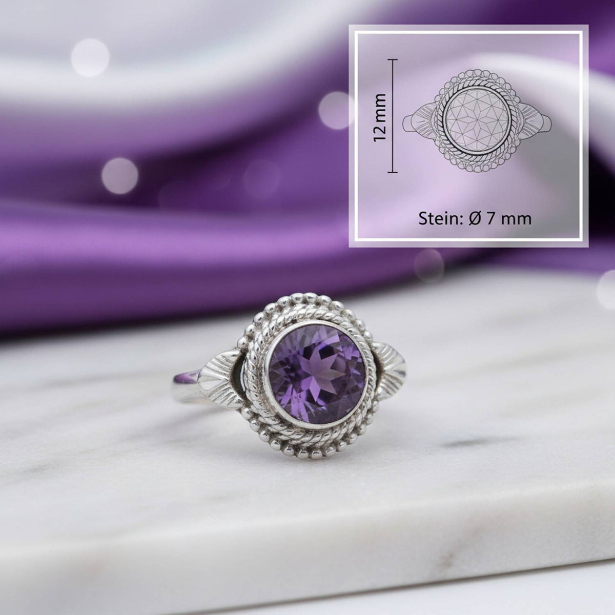 Amethystring aus Silber mit Maßangaben zu Ring und Edelstein