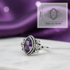 [KI] Amethystring aus Silber mit Maßangaben zu Ring und Edelstein