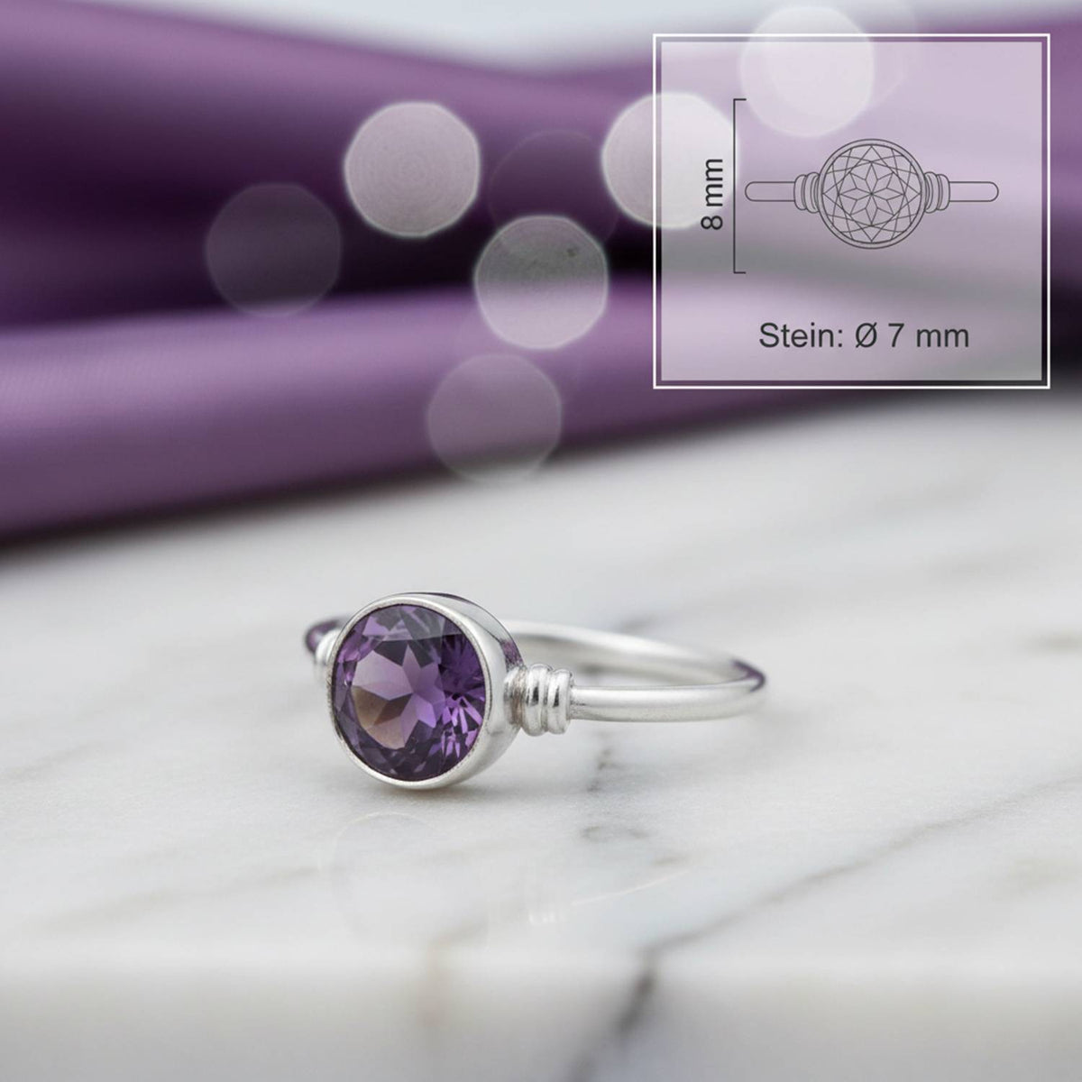 Amethystring aus Silber mit Maßangaben zu Ring und Edelstein