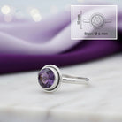 [KI] Amethystring aus Silber mit Maßangaben zu Ring und Edelstein