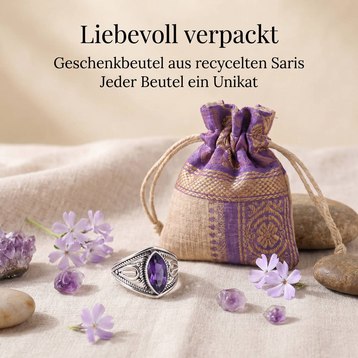 Silberring mit Amethyst und Geschenkbeutel aus recyceltem Sari