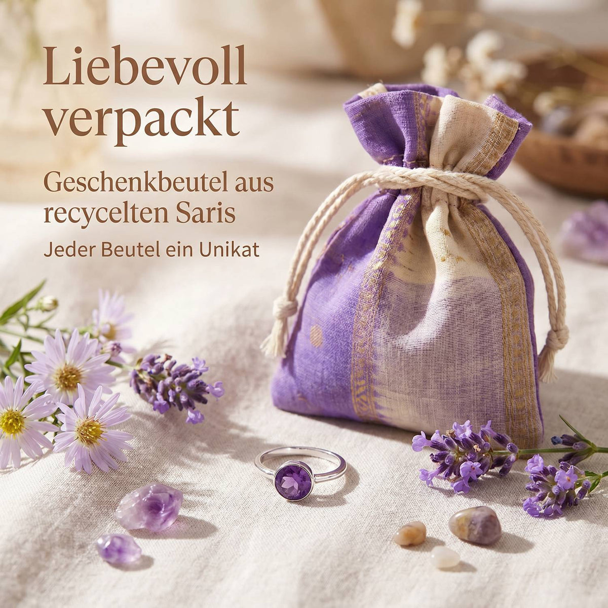 Silberring mit Amethyst und Geschenkbeutel aus recyceltem Sari