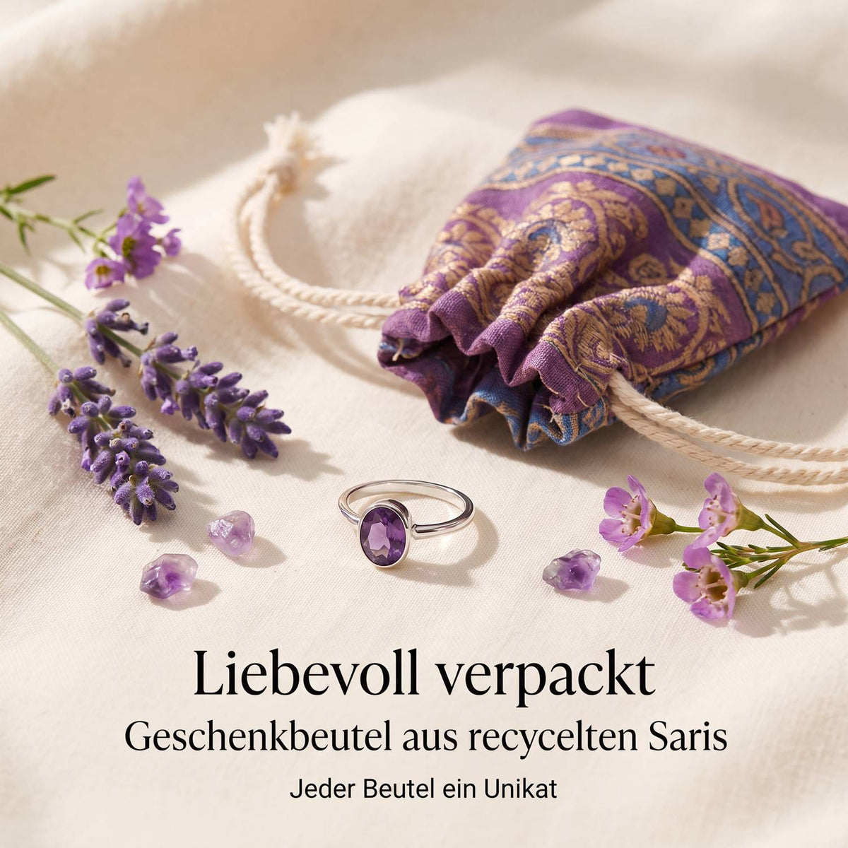 Silberring mit Amethyst und Geschenkbeutel aus recyceltem Sari