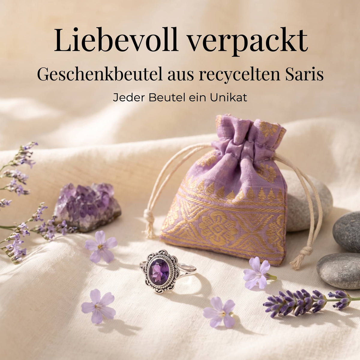 Silberring mit Amethyst und Geschenkbeutel aus recyceltem Sari