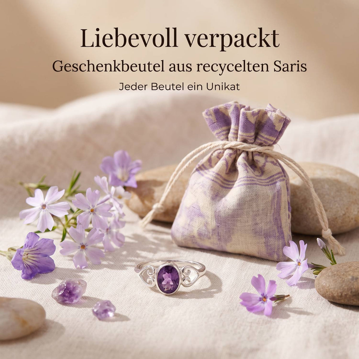 Silberring mit Amethyst und Geschenkbeutel aus recyceltem Sari