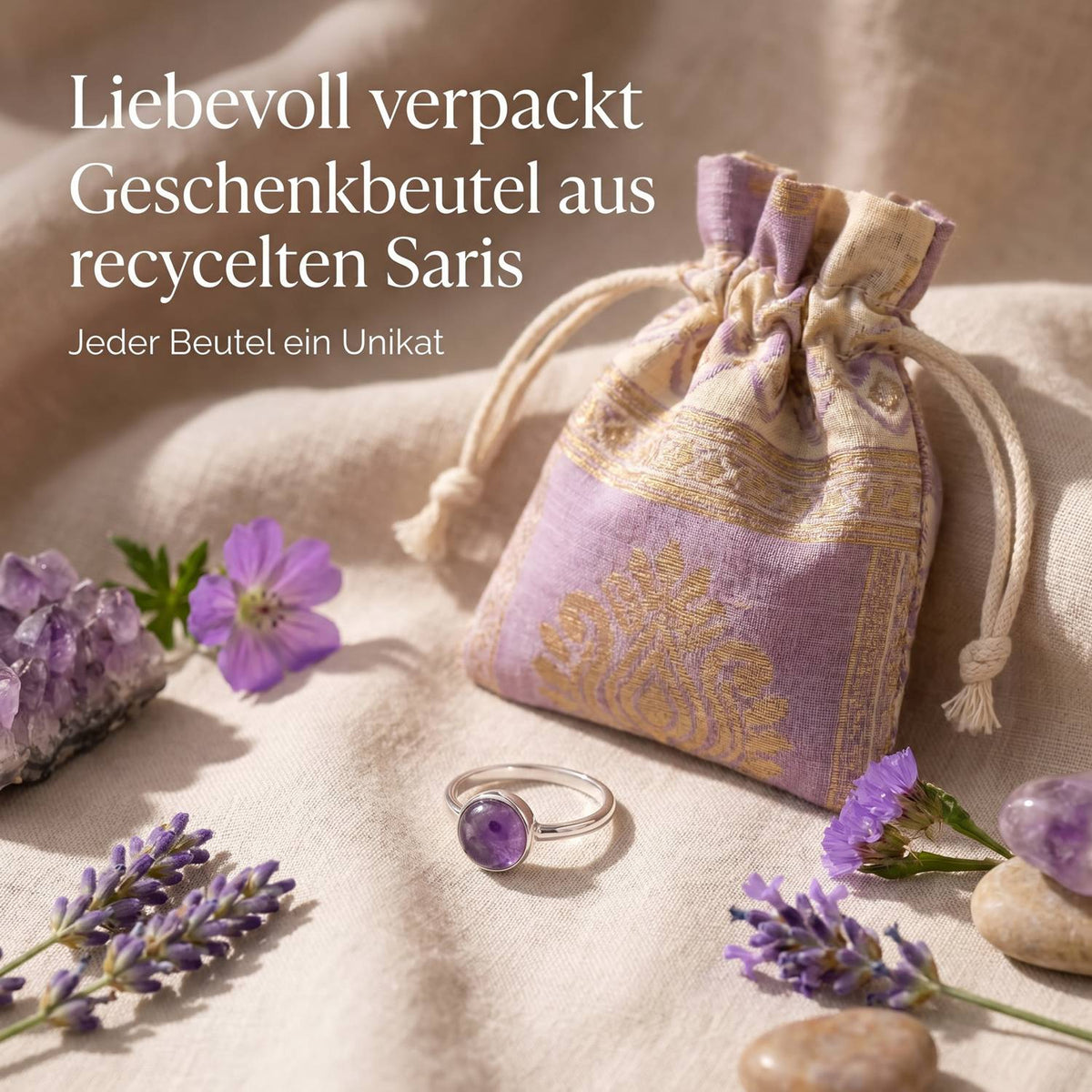 Silberring mit Amethyst und Geschenkbeutel aus recyceltem Sari