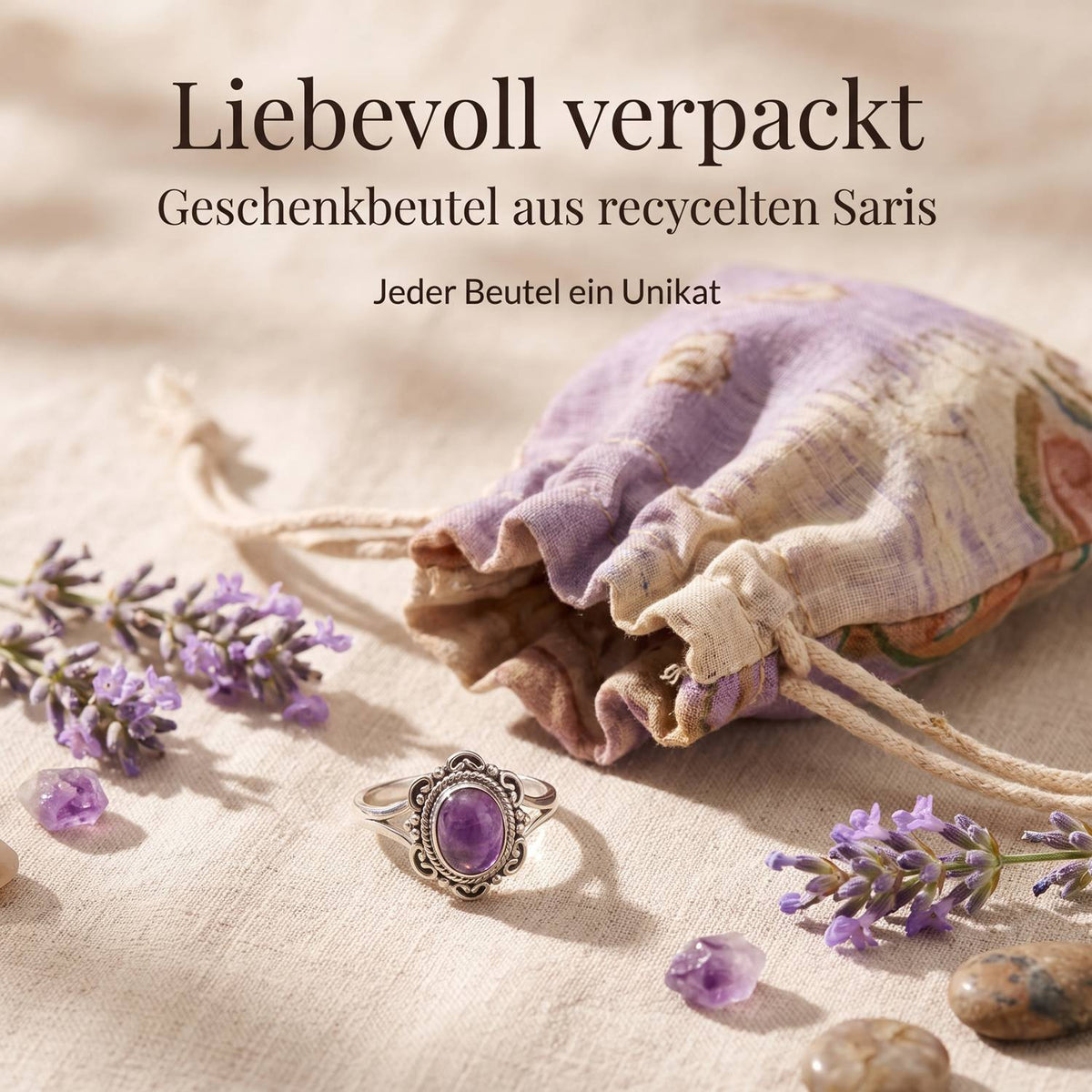Silberring mit Amethyst und Geschenkbeutel aus recyceltem Sari
