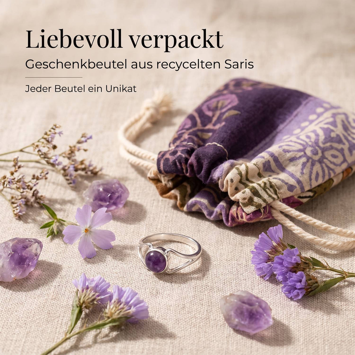 Silberring mit Amethyst und Geschenkbeutel aus recyceltem Sari
