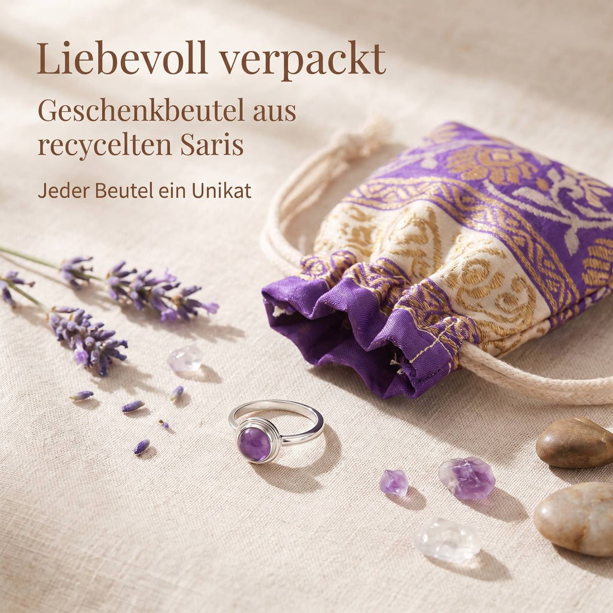 Silberring mit Amethyst und Geschenkbeutel aus recyceltem Sari